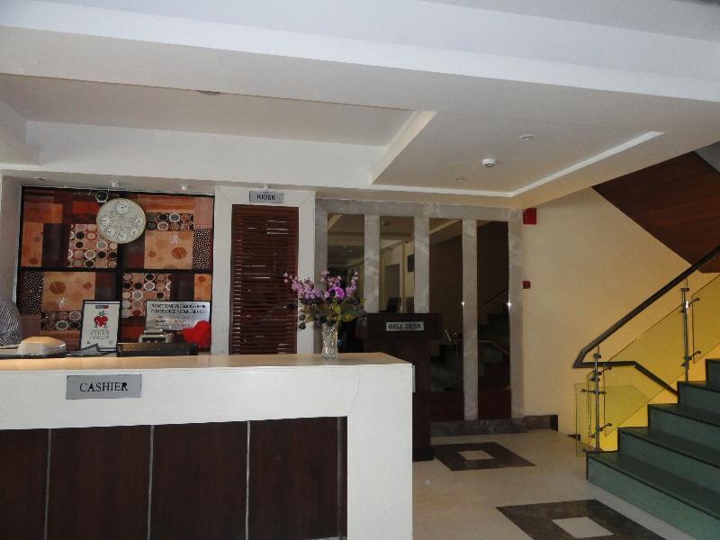 Hotel Western Court Chandīgarh Buitenkant foto