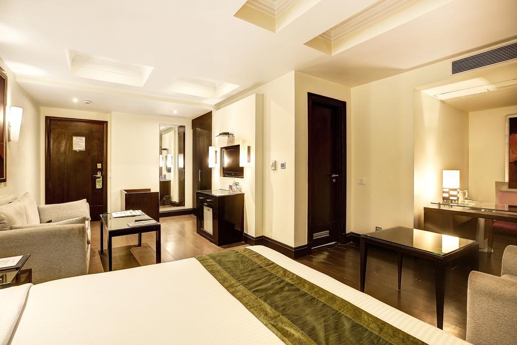 Hotel Western Court Chandīgarh Buitenkant foto