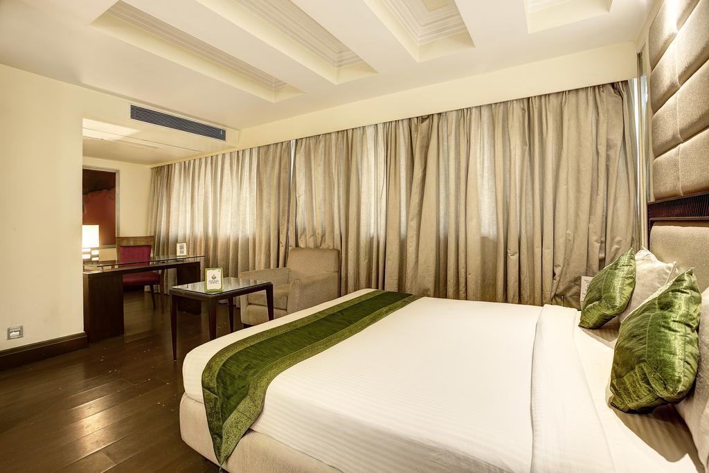 Hotel Western Court Chandīgarh Buitenkant foto
