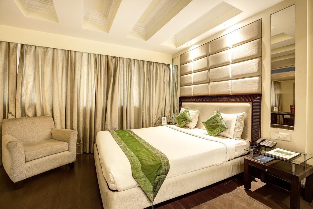 Hotel Western Court Chandīgarh Buitenkant foto