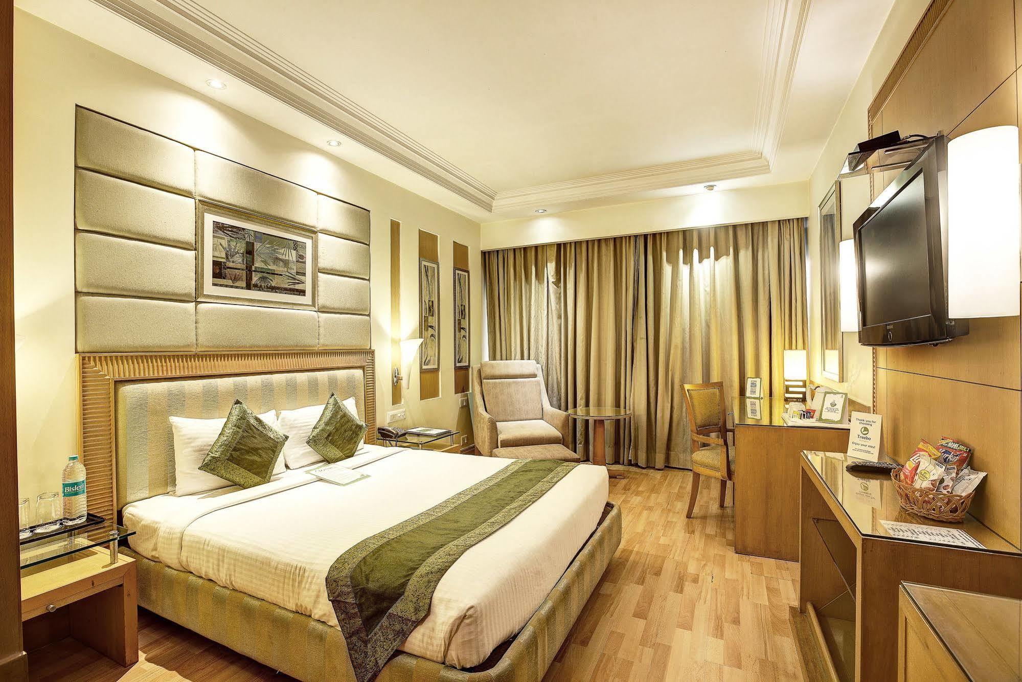 Hotel Western Court Chandīgarh Buitenkant foto