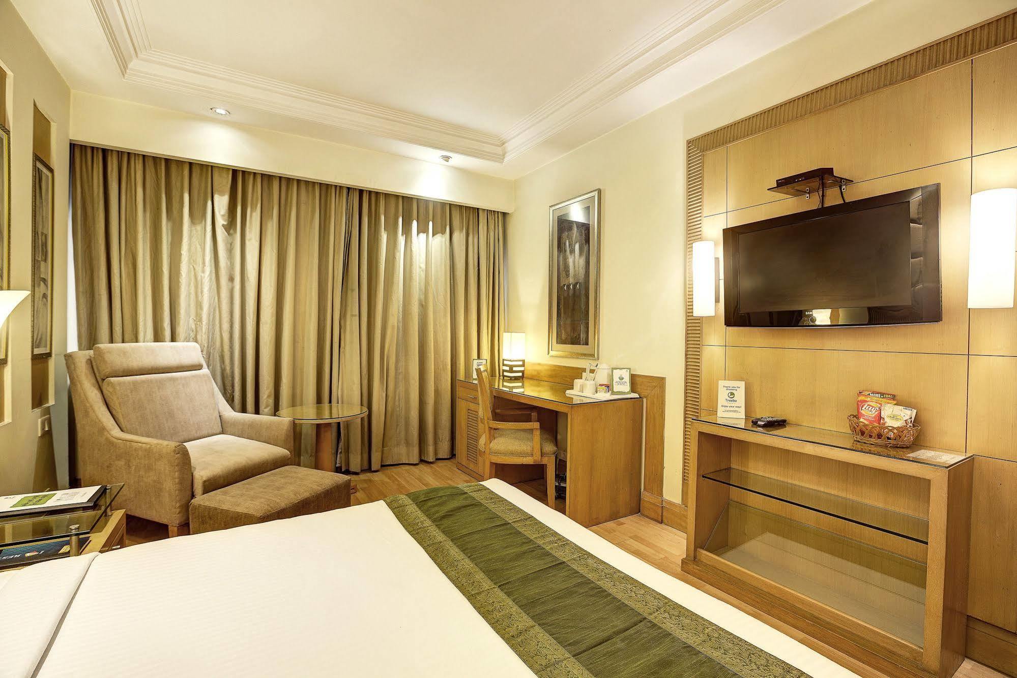 Hotel Western Court Chandīgarh Buitenkant foto