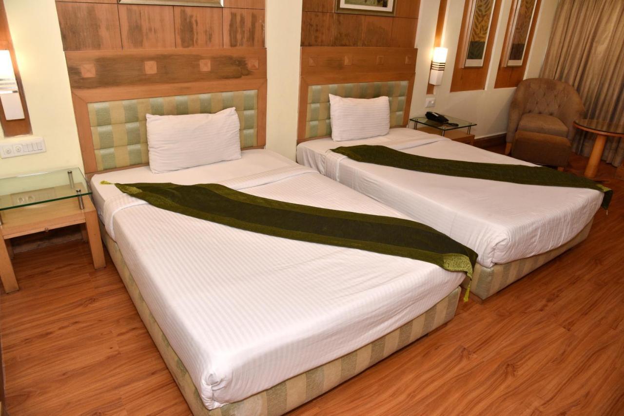 Hotel Western Court Chandīgarh Buitenkant foto